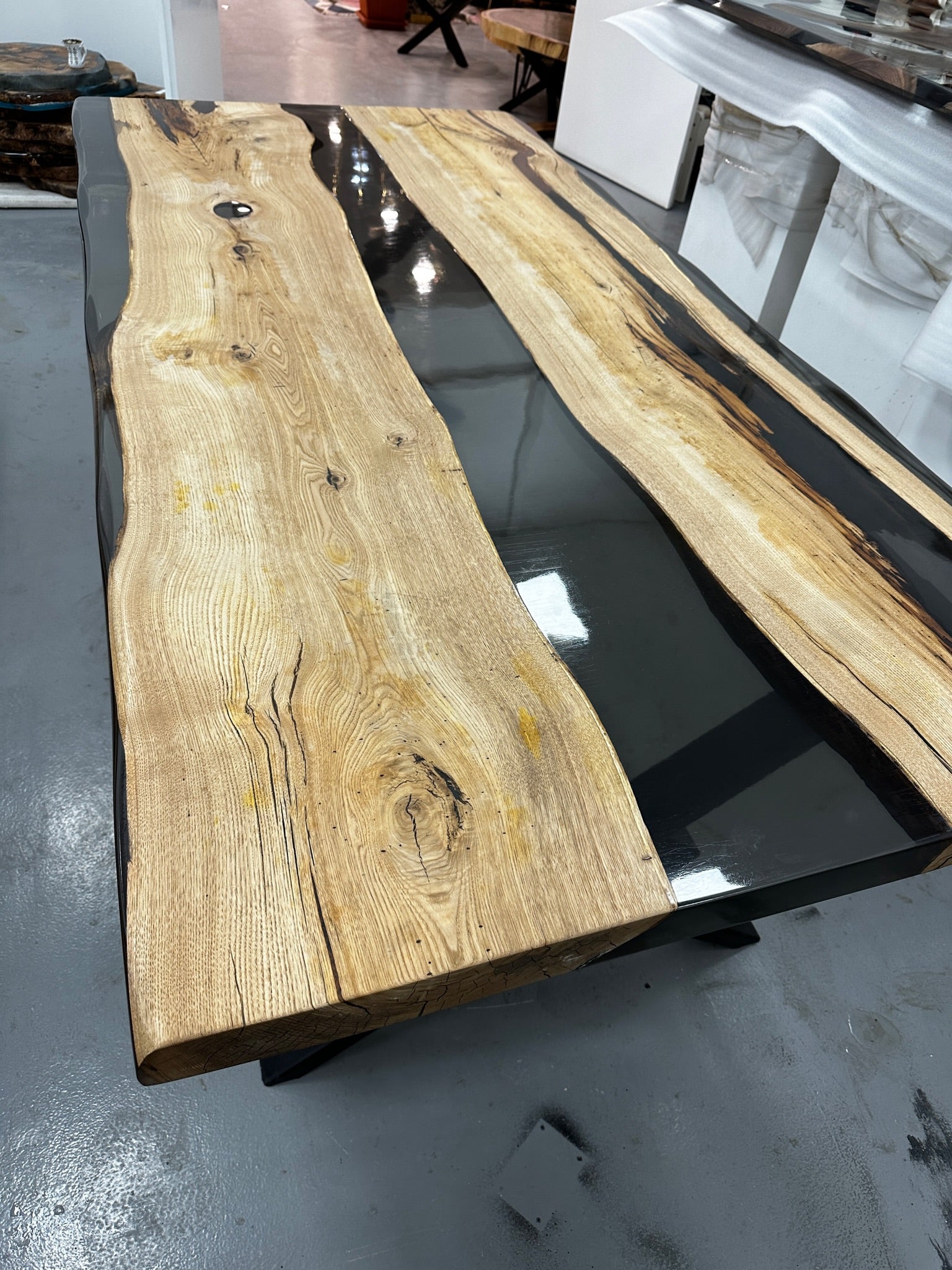 The Timeless Oak Stream | Oak Epoxy Dining Table Dubai Uae